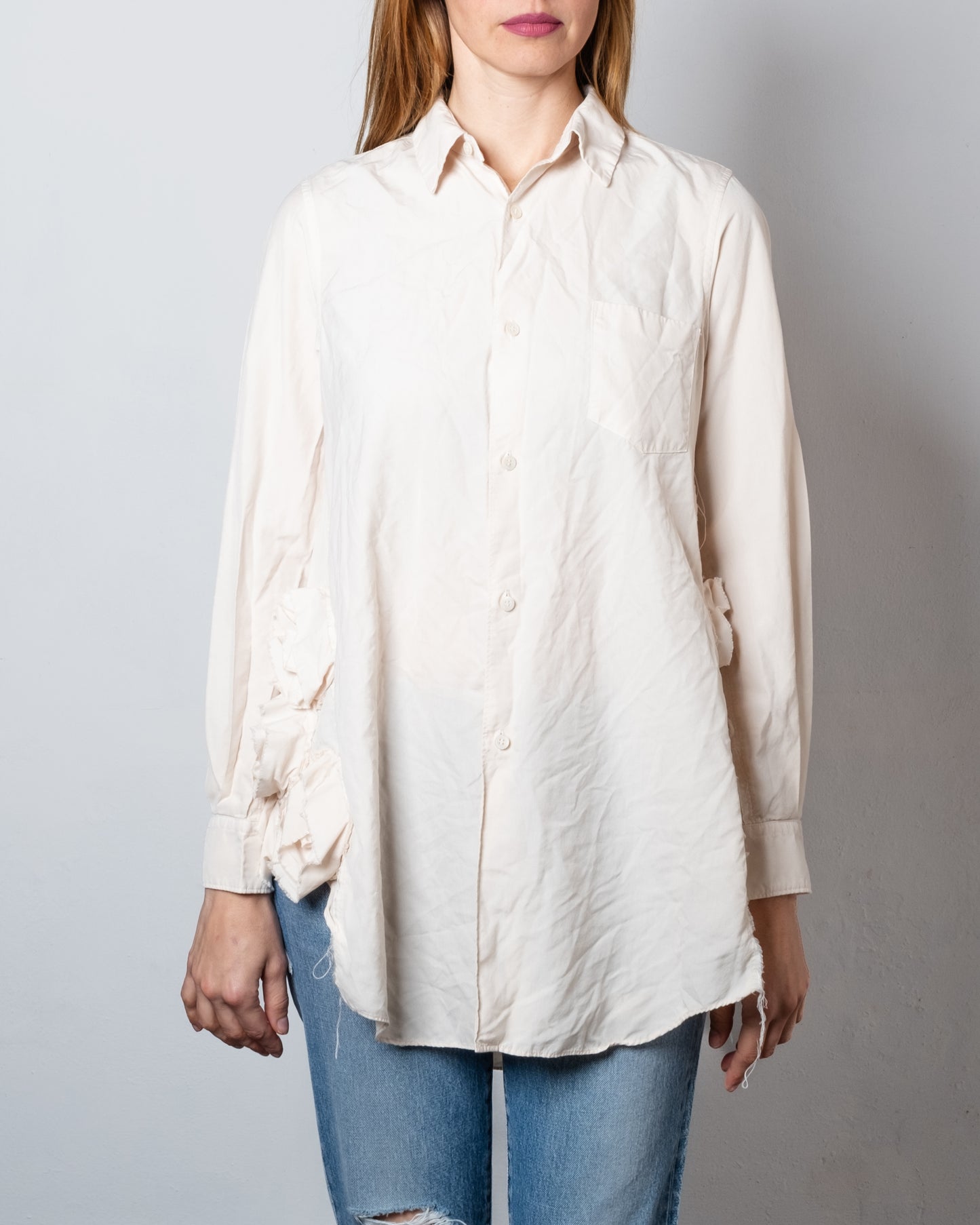 Shirt with beige applied flowers