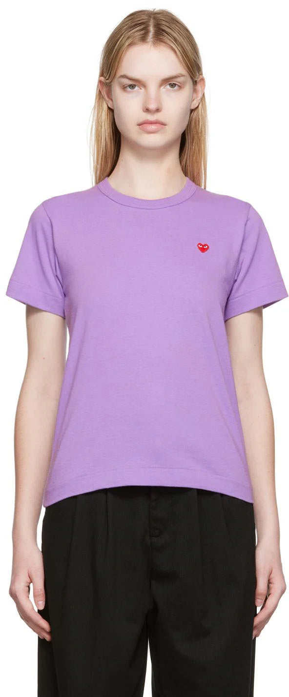 T-shirt girocollo viola con cuore rosso