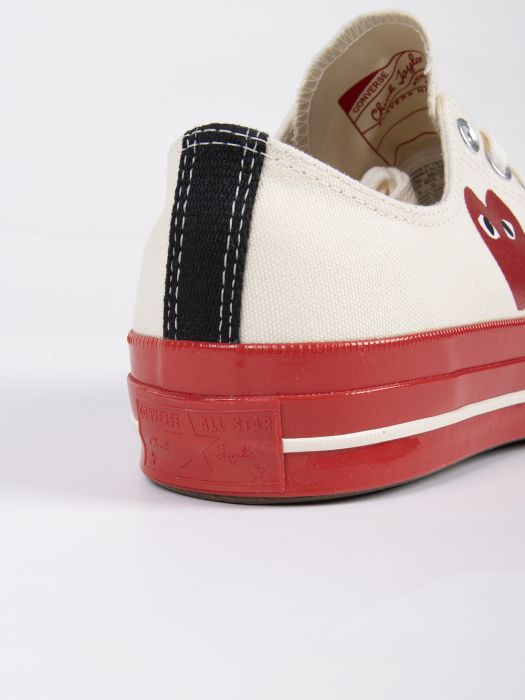 Converse Chuck 70 - white low-top sneakers - red sole